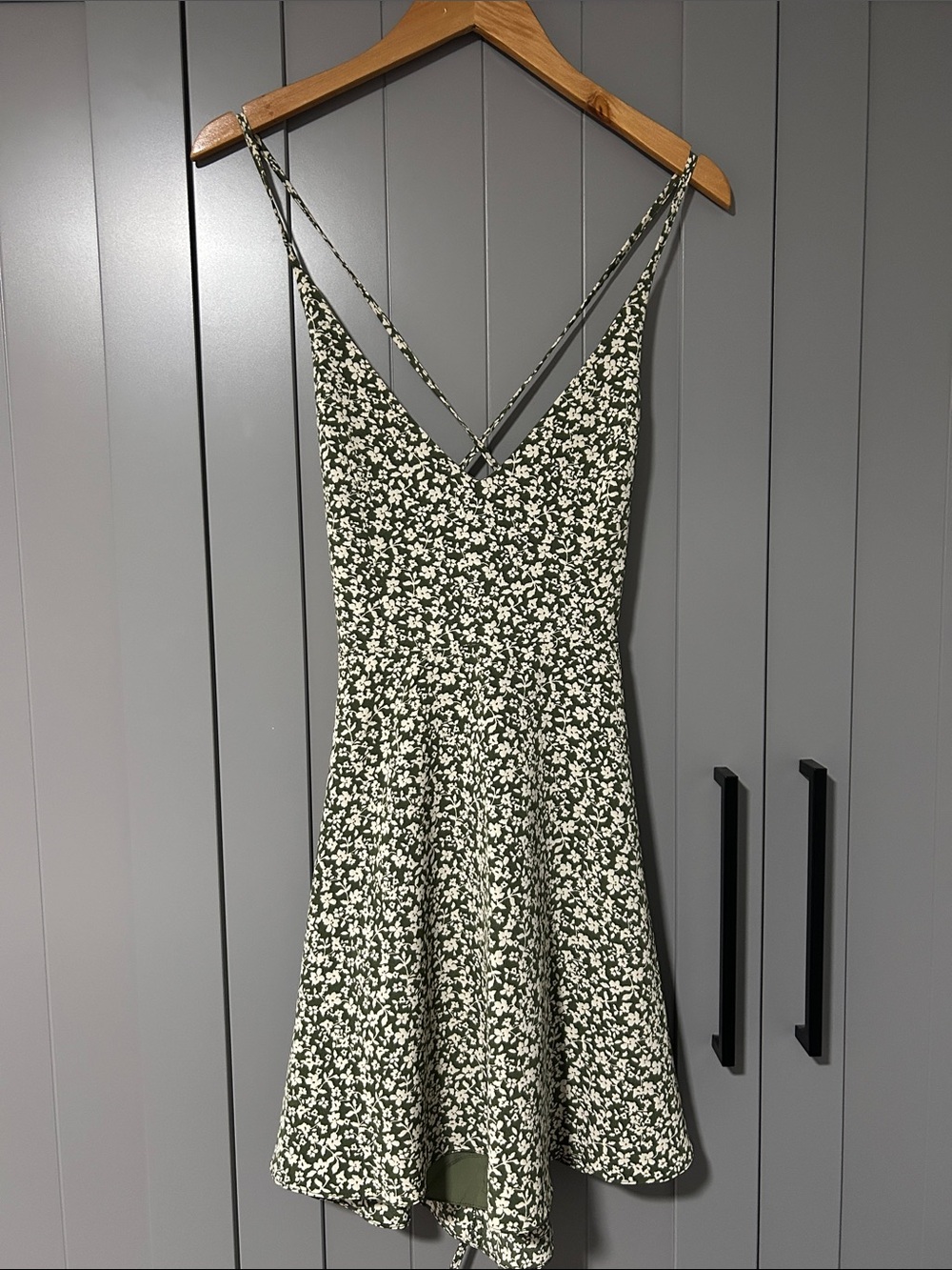 LuLu’s Floral V-Neck Spaghetti Strap Dress - Olive/White